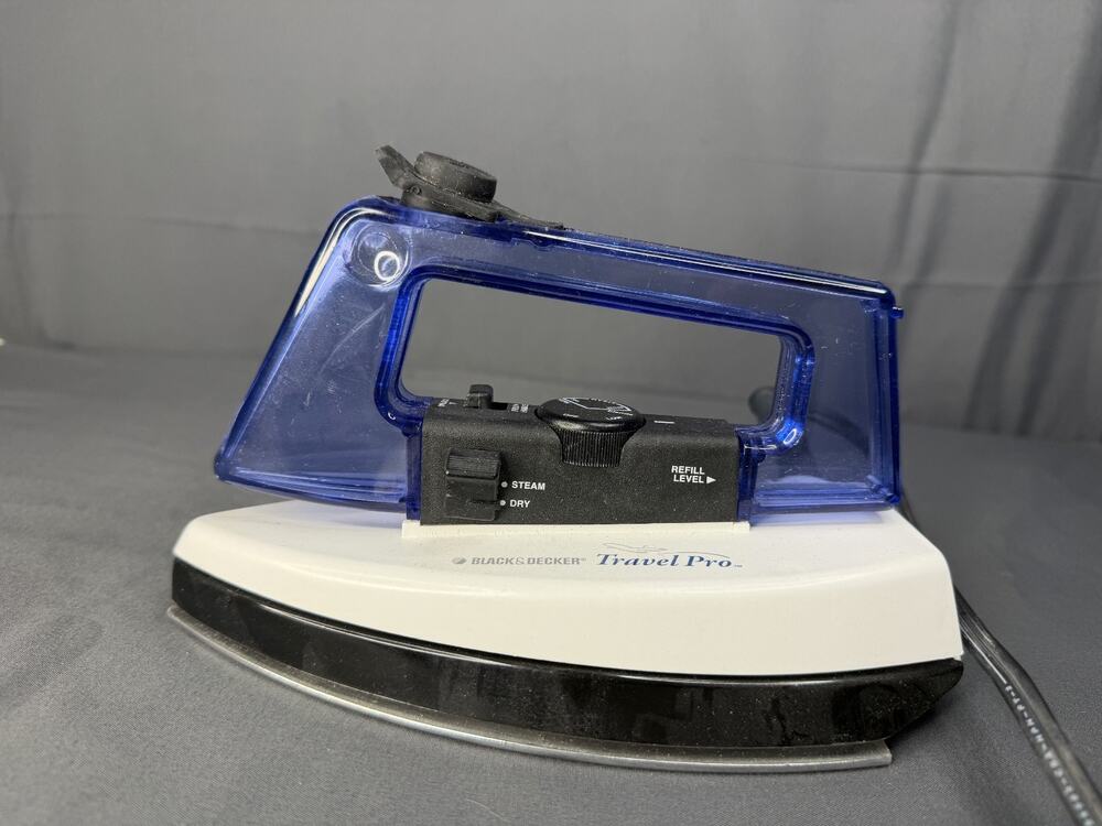 Steam Travel Iron Black & Decker Travel Pro X20 Compact Foldable Handle 8ft Cord